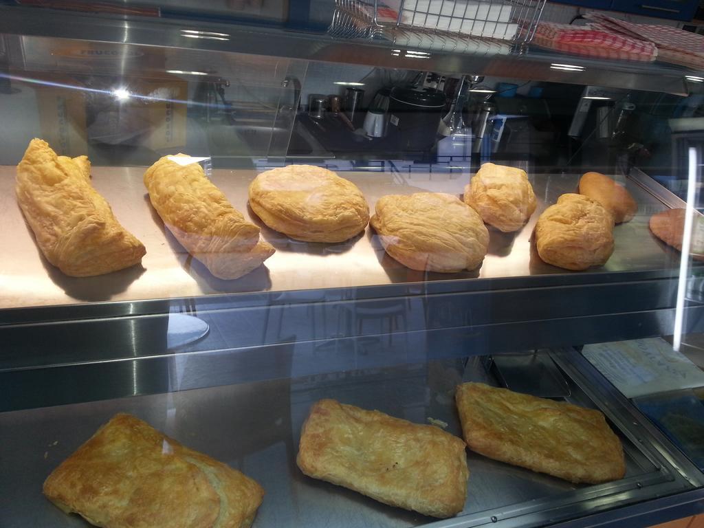 布鲁公寓和海滩酒店 Néa Péramos 客房 照片