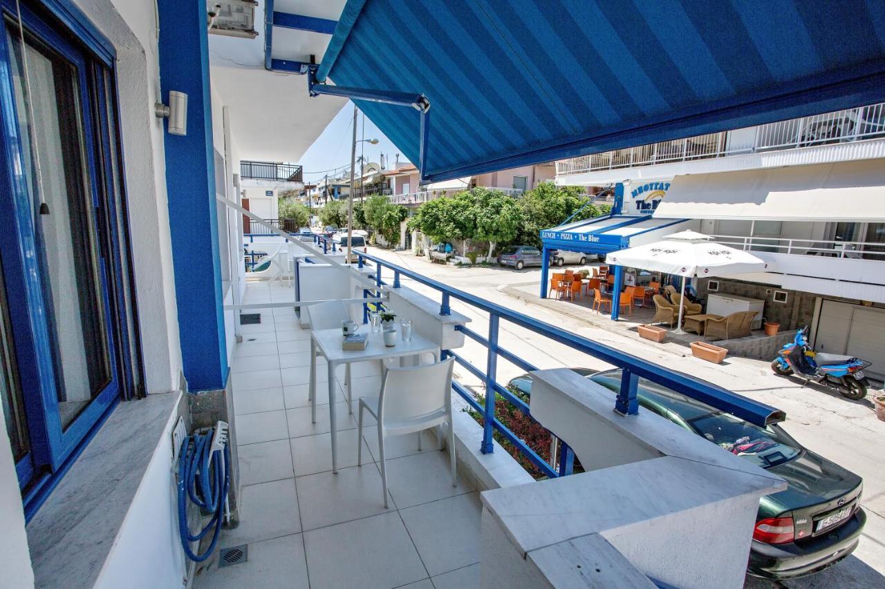 布鲁公寓和海滩酒店 Néa Péramos 外观 照片